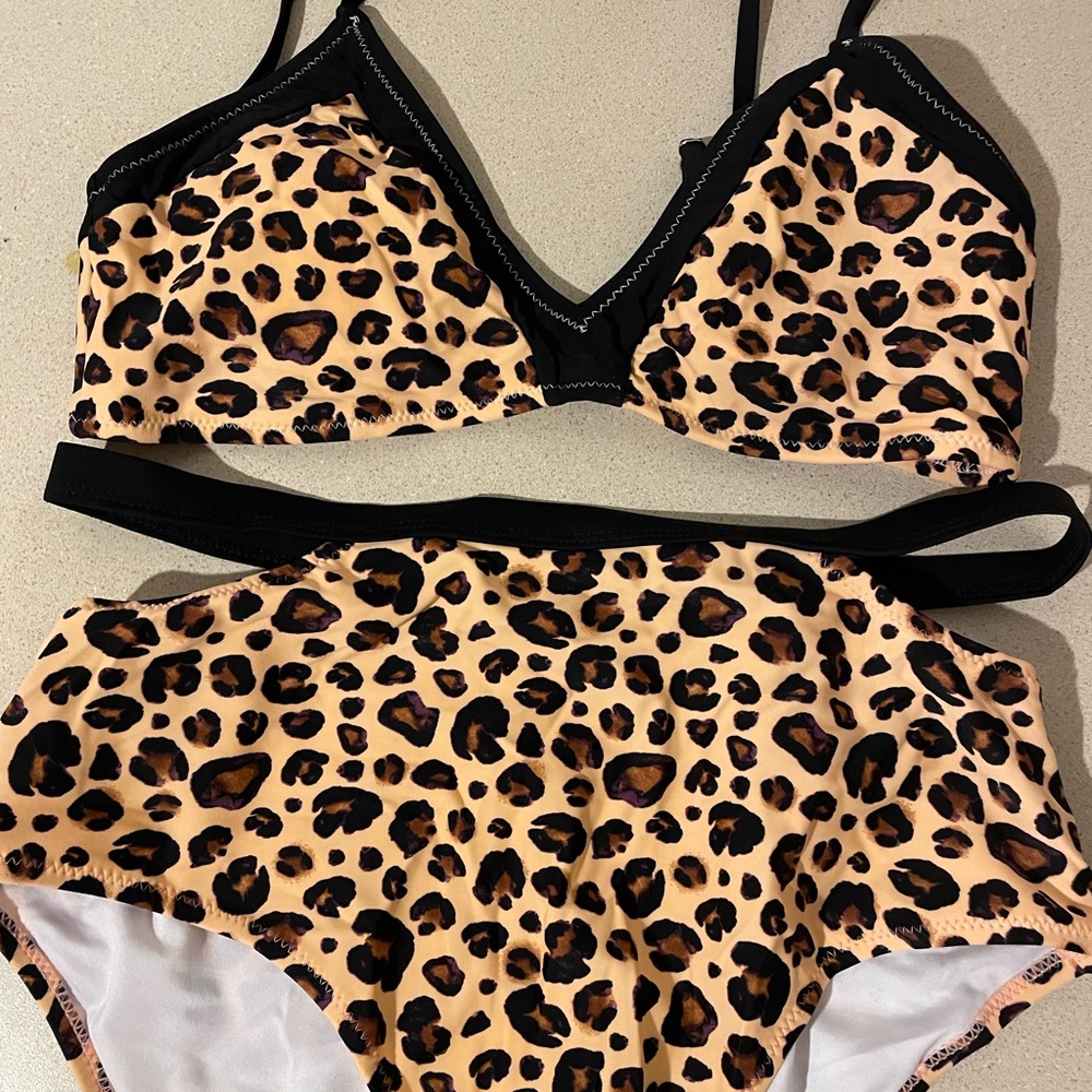Cupshe Large Bikini